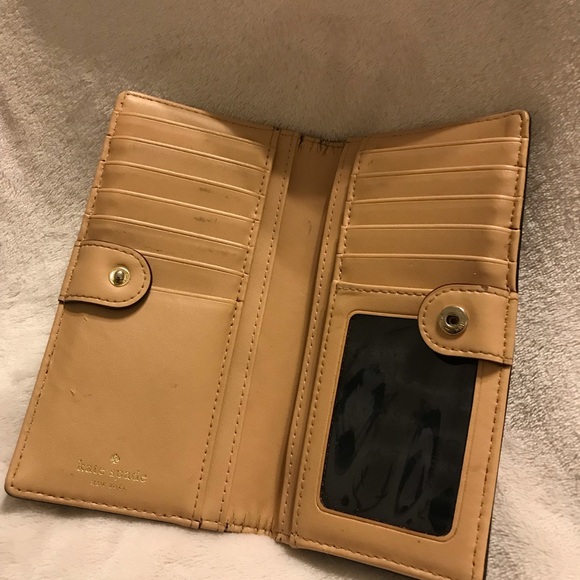 Kate Spade large black slim bifold wallet. NEW $70 *some wear shown in photos* - Picture 10 of 10